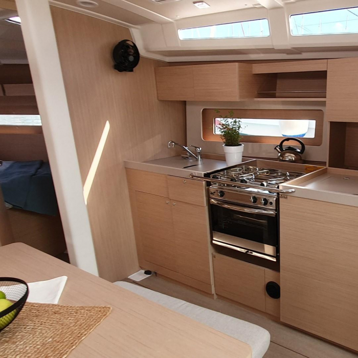 Breeze | Oceanis 37.1 photo 11