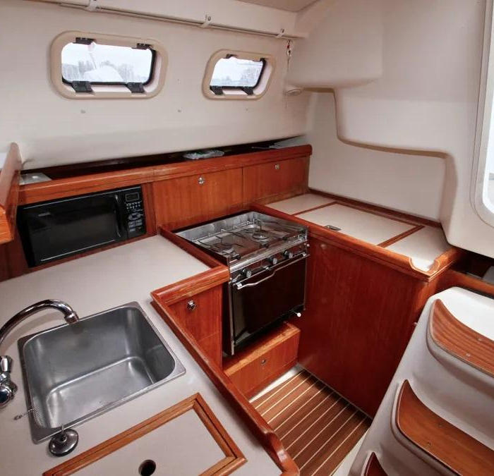 Cami 3 | Hunter 320 photo 6