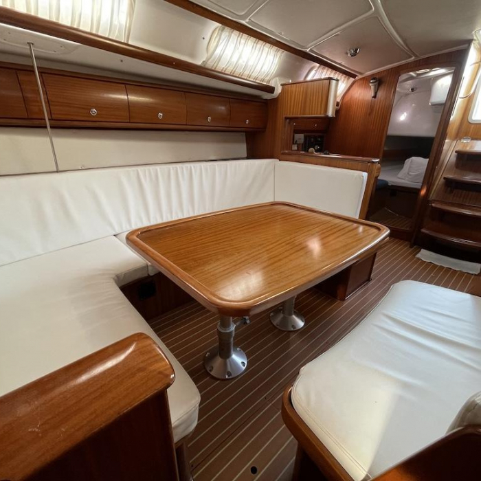 Classic | Bavaria 44 photo 4