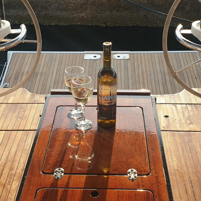 Laura | Bavaria Cruiser 45 photo 3