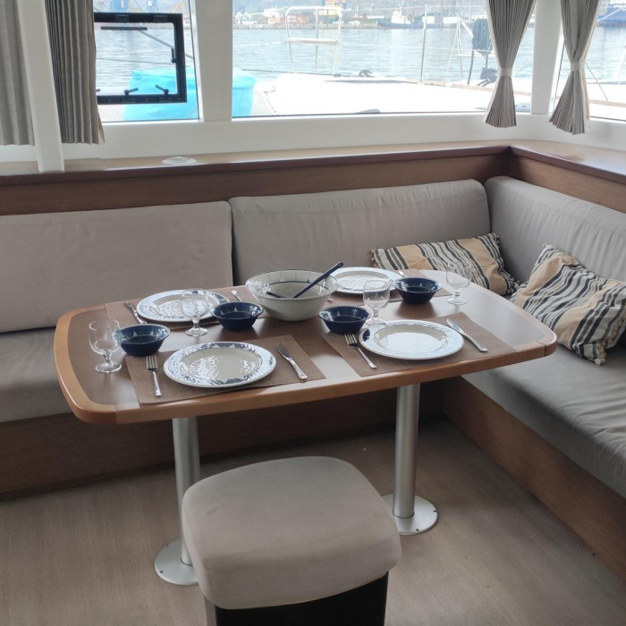 Alex Jr. | Lagoon 450 Flybridge photo 22