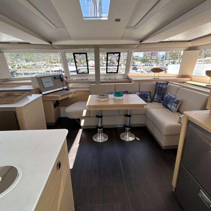 Deutz | Fountaine Pajot Astrea 42 photo 13