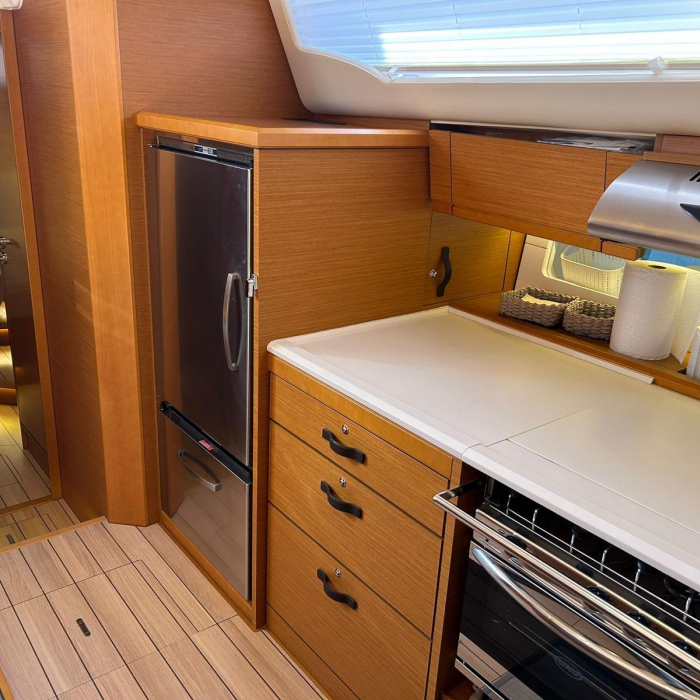 Capari | Jeanneau 54 photo 7