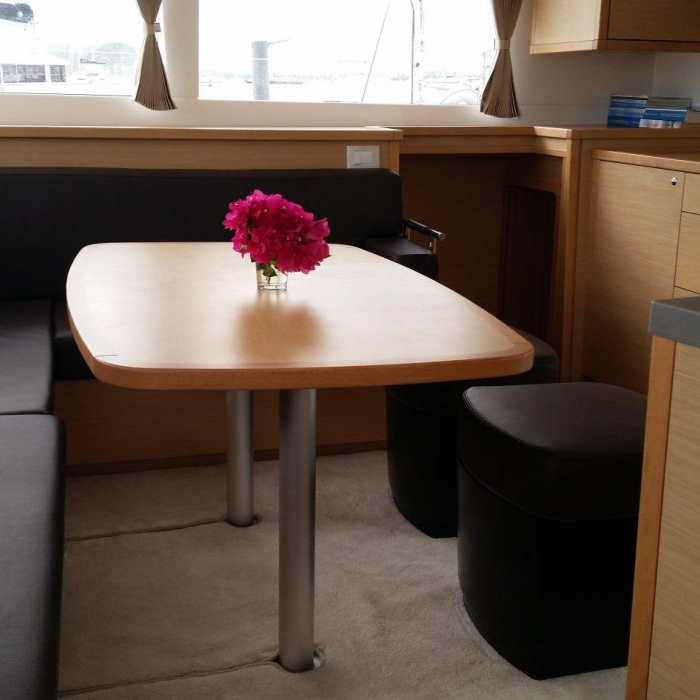 Maui | Lagoon 450 SporTop photo 16