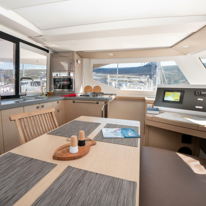 Stella Luna | Fountaine Pajot LUCIA 40 photo 14