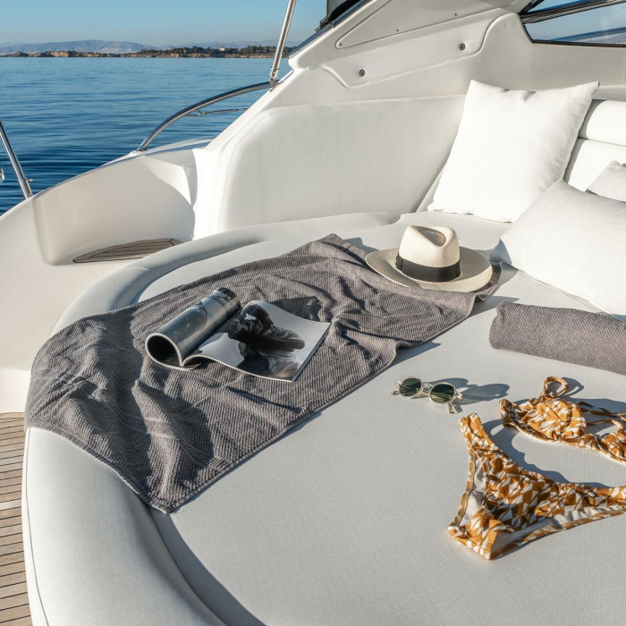 AEGEAN BLUE | Bavaria 40 photo 10