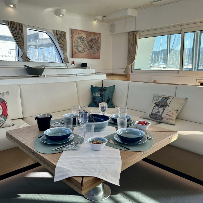 Infinity | Lagoon 500 photo 15