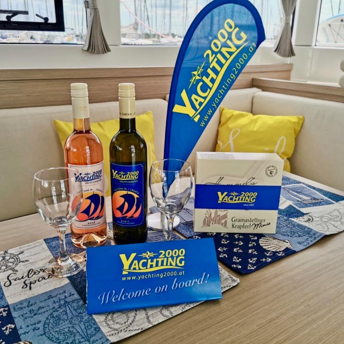 Smile | Lagoon 40 photo 7