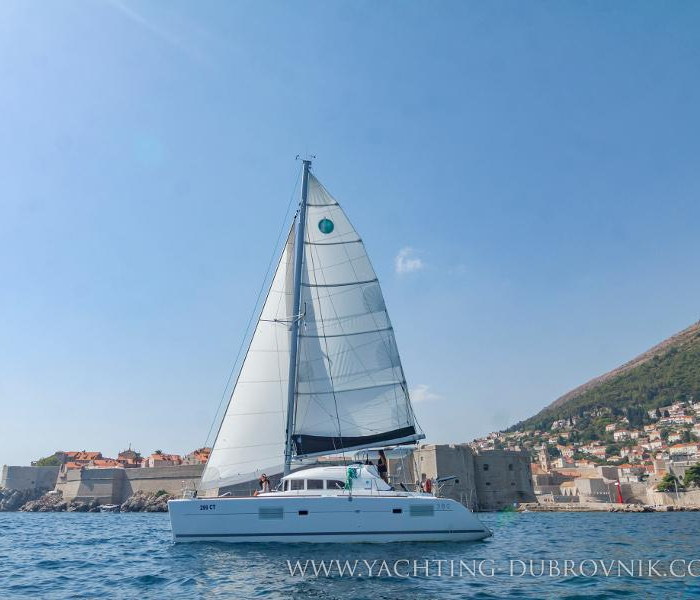 Gratia | Lagoon 380 photo 7