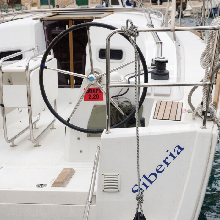 Siberia | Sun Odyssey 349 photo 4