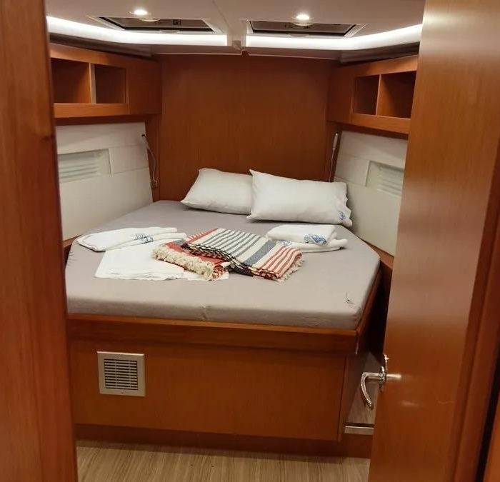  | Bavaria C45 photo 22