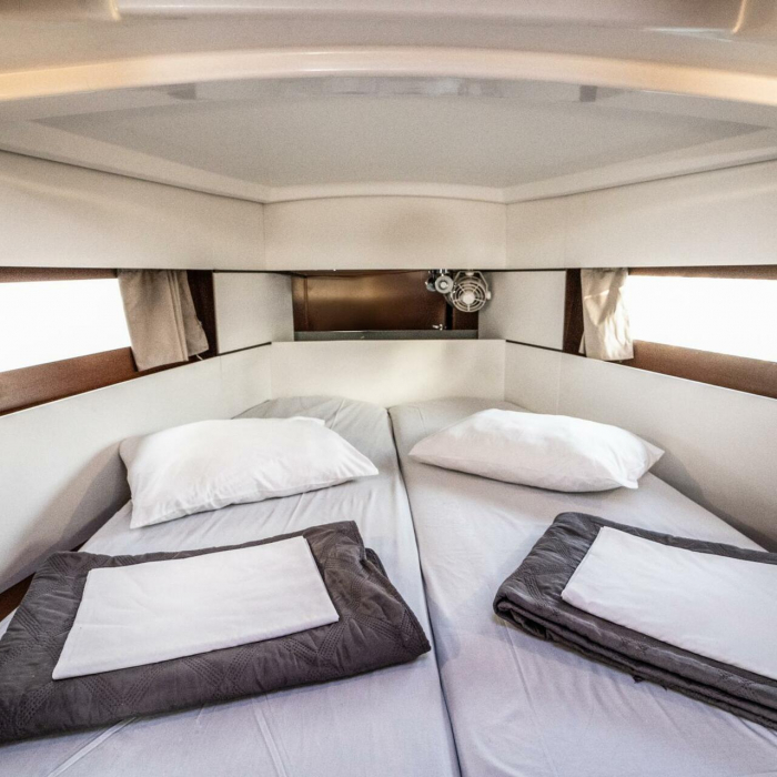 Rania | Oceanis 38.1 photo 10