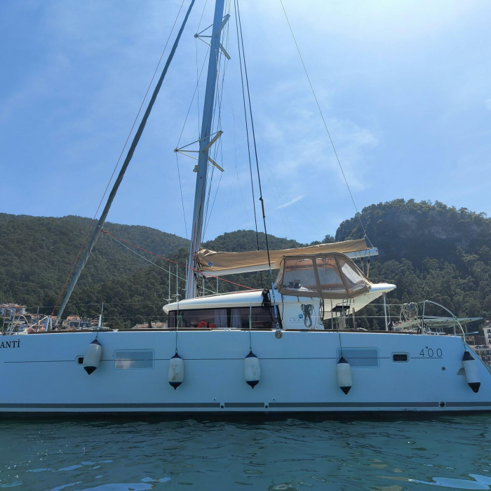 Santi | Lagoon 400 photo 4