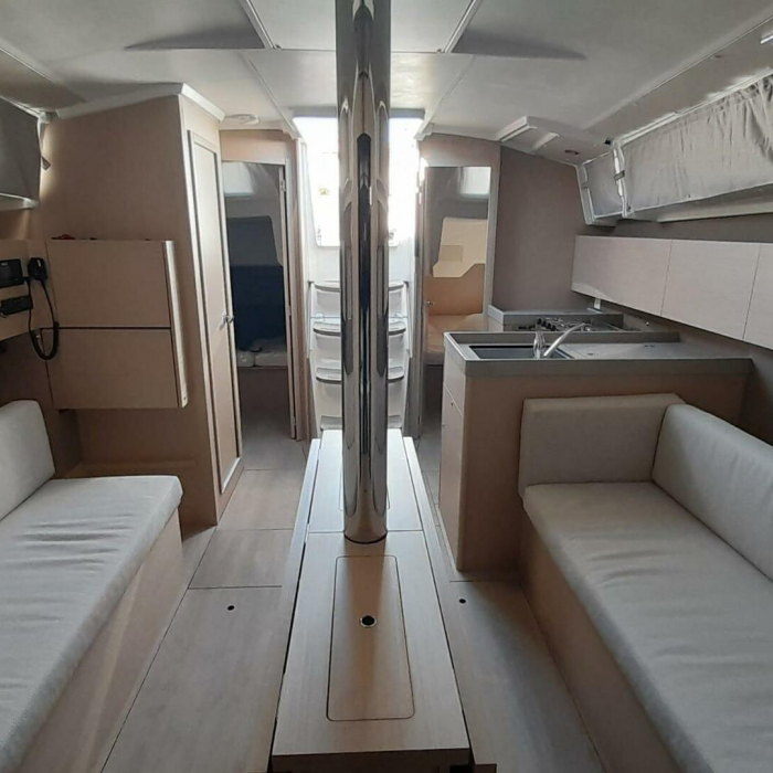 Triton | Oceanis 38.1 photo 6