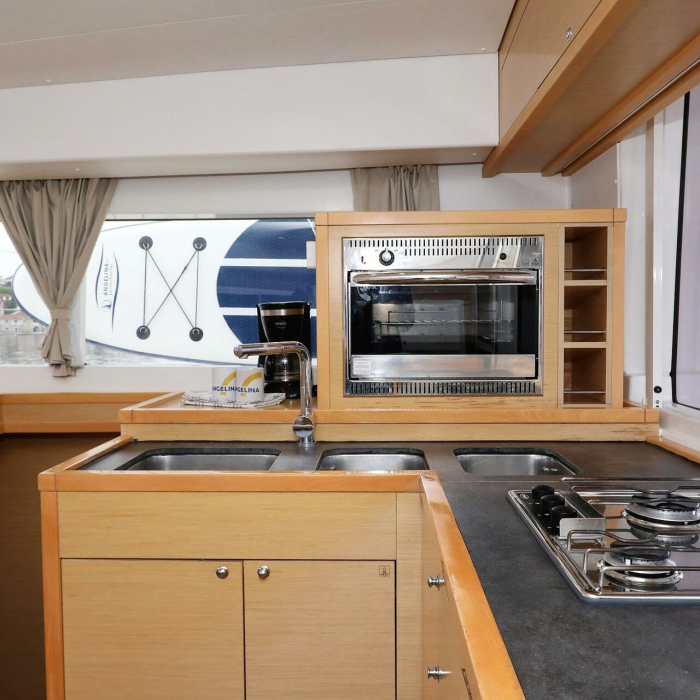 Ladies First | Lagoon 400 S2 photo 34