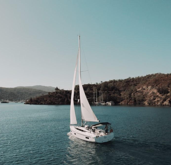 Arinna | Bavaria C38 photo 11