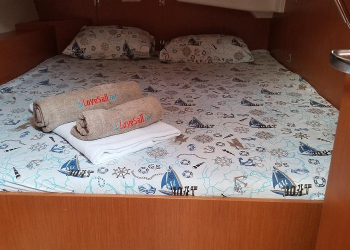 Fiesta | Bavaria C42 photo 18