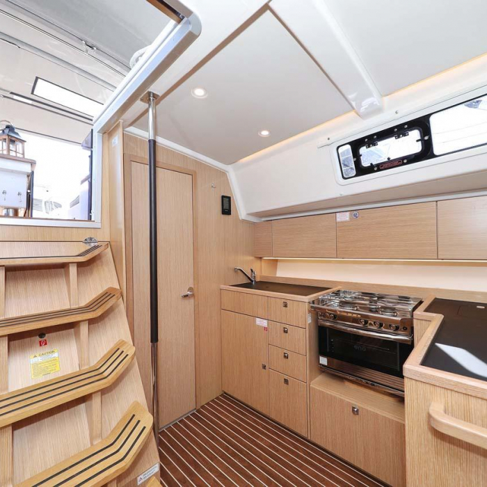 Leya | Bavaria C42 Style photo 14