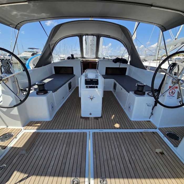 Luna | Sun Odyssey 490 photo 2