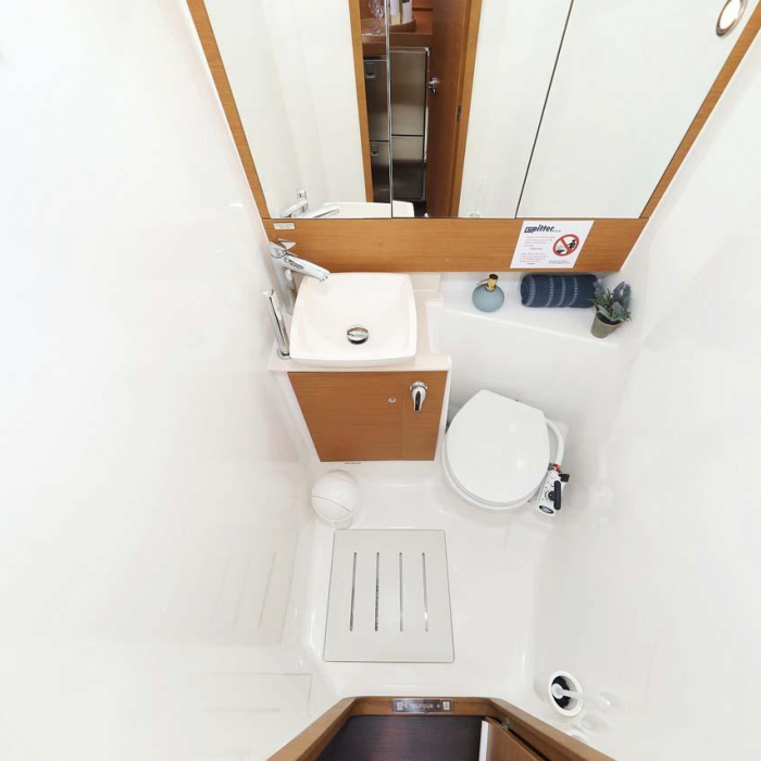 Lucia 1 | Dufour 430 photo 6