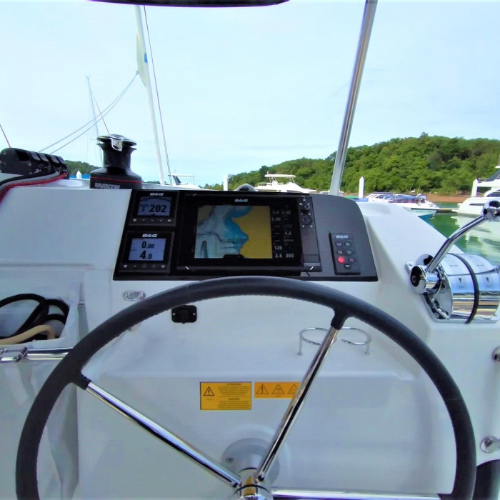 K-35 | Lagoon 40 photo 4