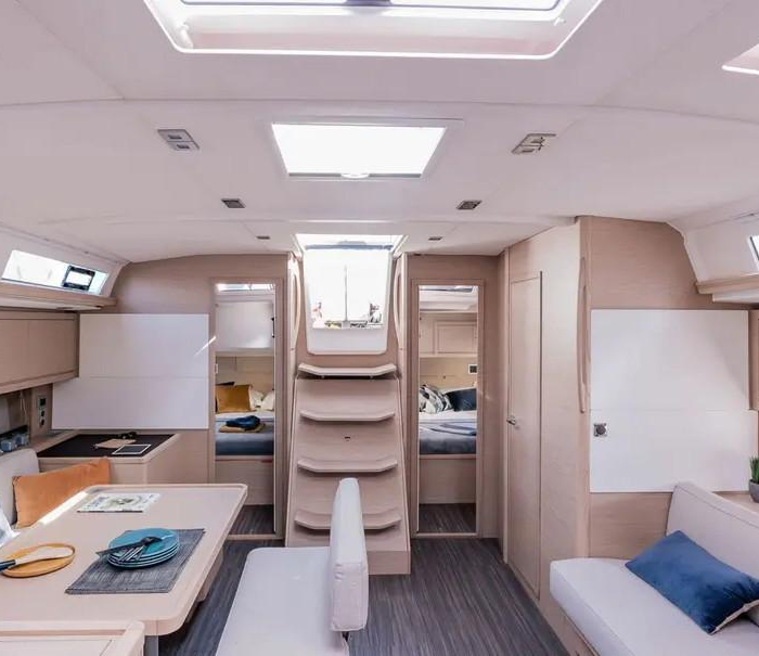 PRES-D47-24-I | Dufour 470 photo 3