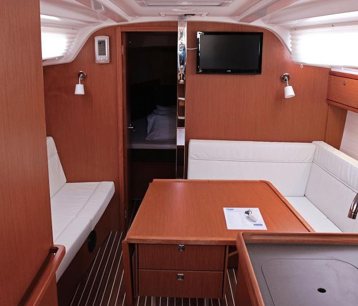 Andrea | BAVARIA C 37 BT photo 5