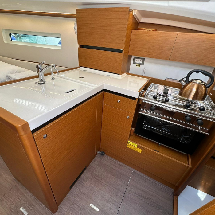 Star Kiss | Sun Odyssey 350 photo 16