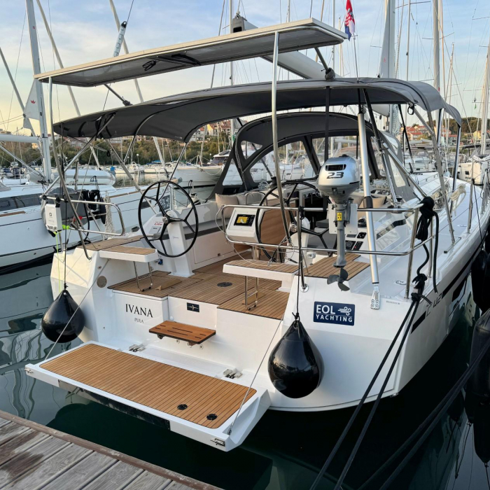 Ivana | Bavaria C42 photo 14