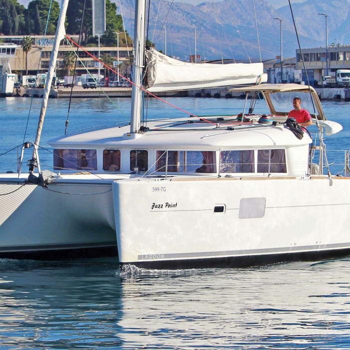 Jazz Point | Lagoon 400 photo 1