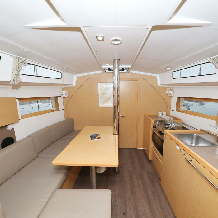 One | Oceanis 38 photo 25