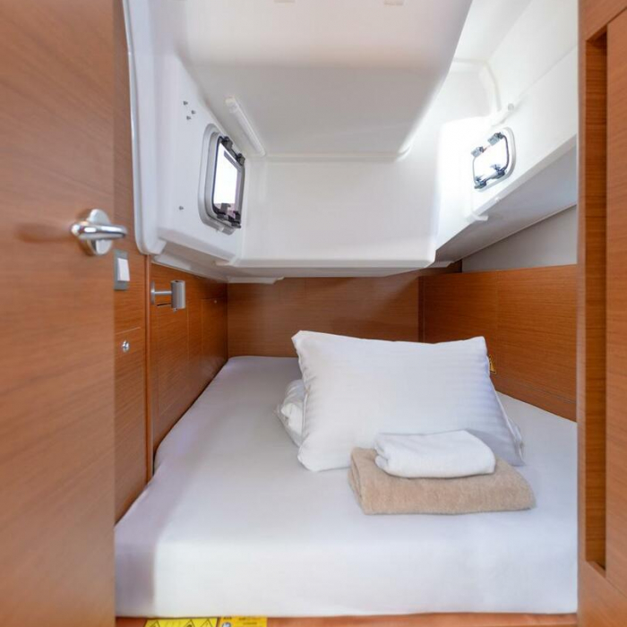 OLIVER new 2025 (air condition, solar panels) | Sun Odyssey 410 photo 3