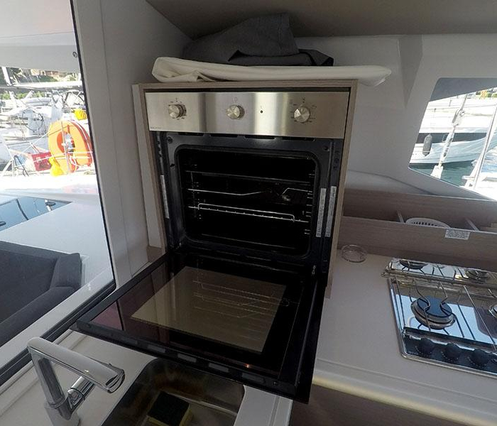 Imagine | Fountaine Pajot Astrea 42 photo 34