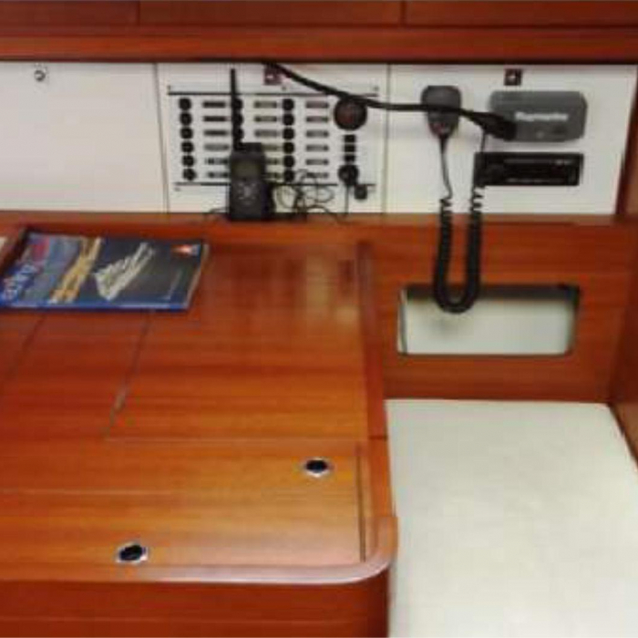 Economy | Dufour 450 GL photo 10