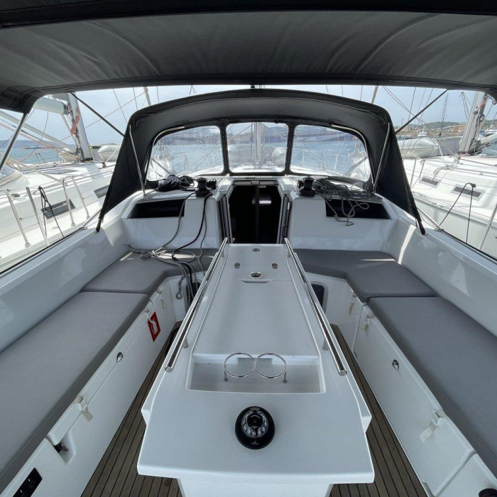 Lol | Oceanis 40.1 photo 3