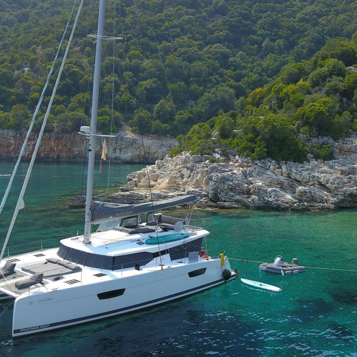 Crewed   "Alegria" | Fountaine Pajot - Saona 47 photo 2