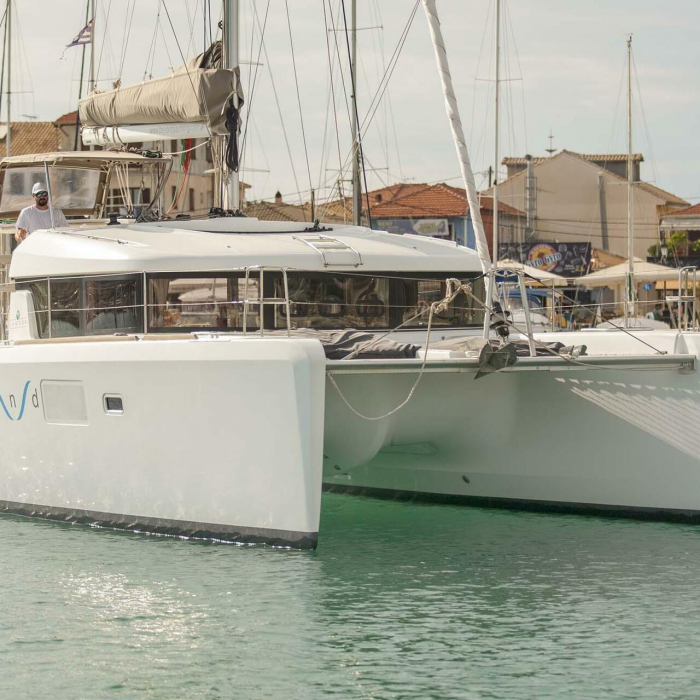 U2 | Lagoon 39 photo 3