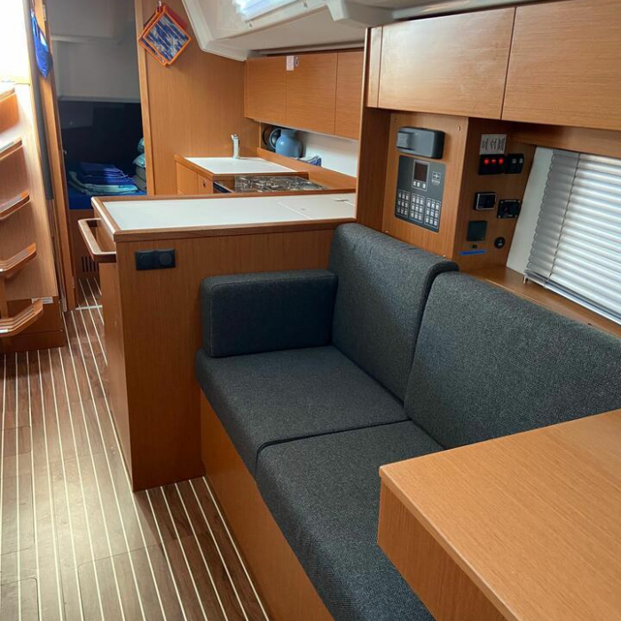 La Vela | Bavaria C38 photo 3