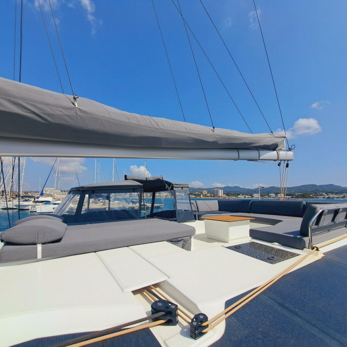 LE GRAND BOGAVANT | FOUNTAIN PAJOT Aura 51 photo 9