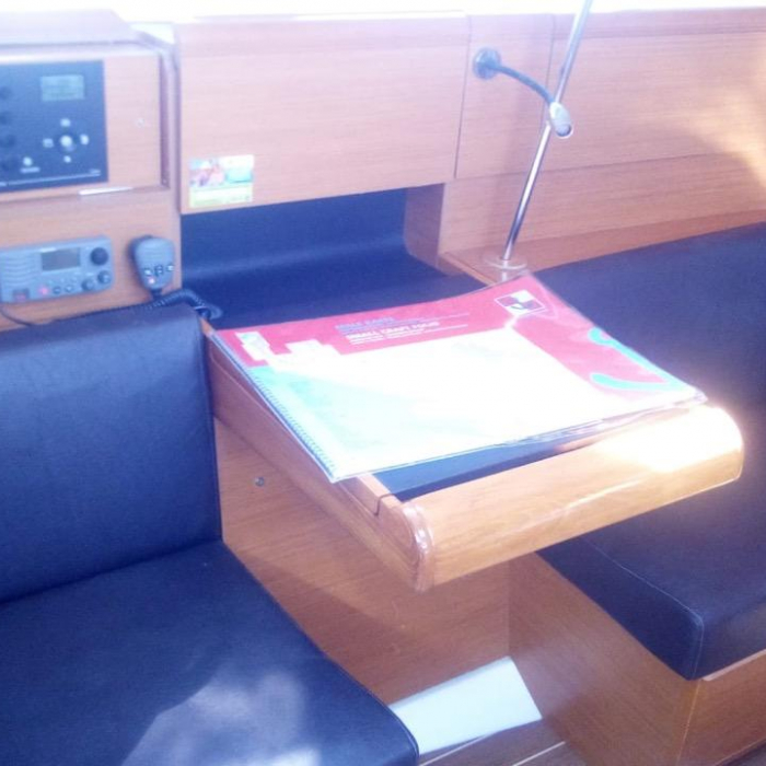 Piedanlo | Sun Odyssey 409 photo 7