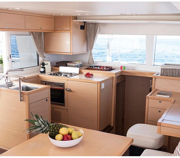 Balok | Lagoon 450 photo 11