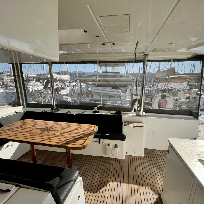 Infinity | Lagoon 500 photo 1