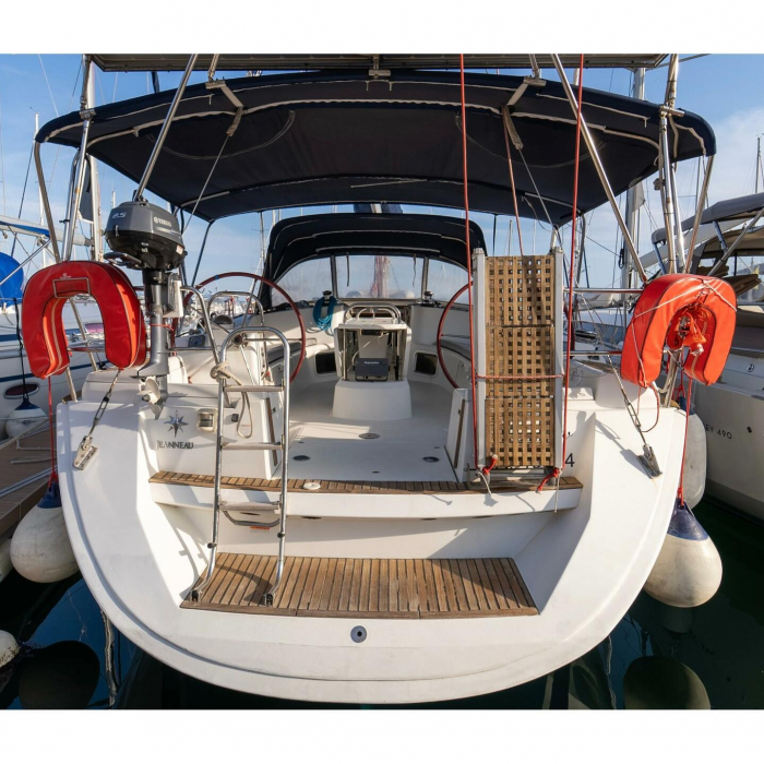 Beethoven ( with Bowthruster ,Solar Panels) | Sun Odyssey 44 i photo 13