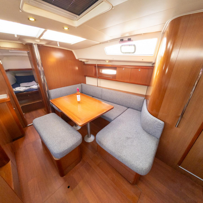 Violet | Oceanis 40 photo 10