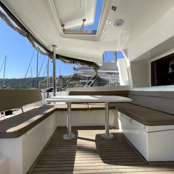 Altair | Lagoon 450 F photo 3