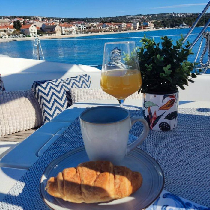 Ra | Bavaria 38 photo 29