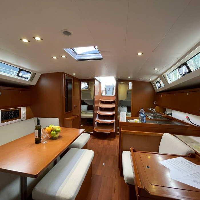 Storm Dancer 1 | Oceanis 45 photo 6