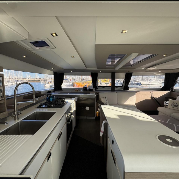 Maeva | Fountaine Pajot Aura 51 photo 3