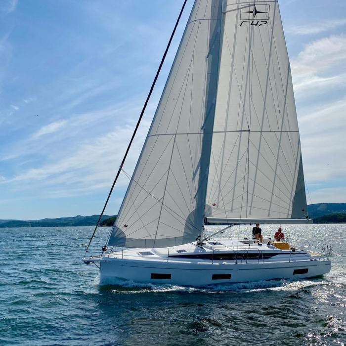 CL- C42-22-I | Bavaria C42 photo 1