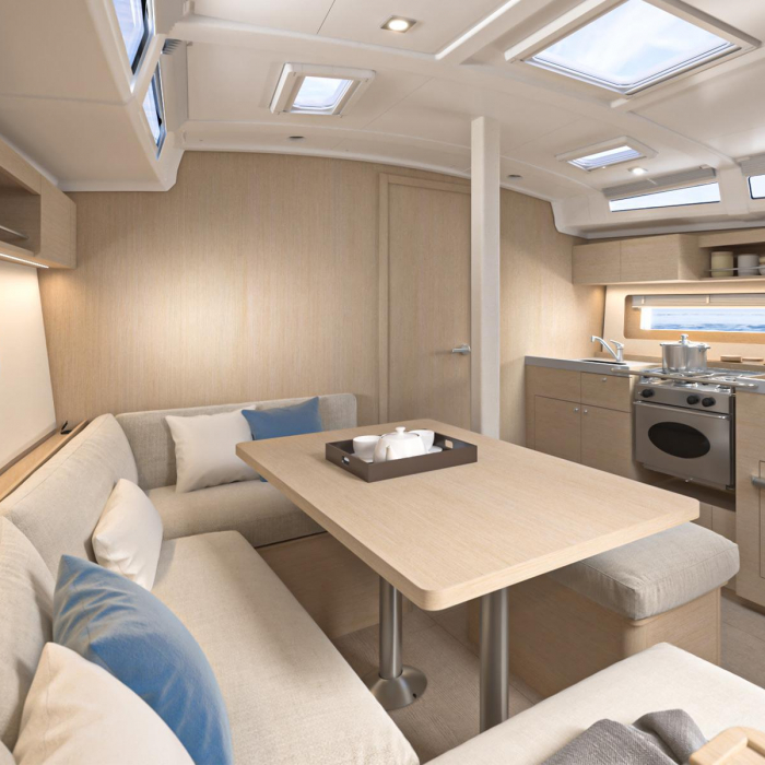 Uraz | Oceanis 37.1 photo 6